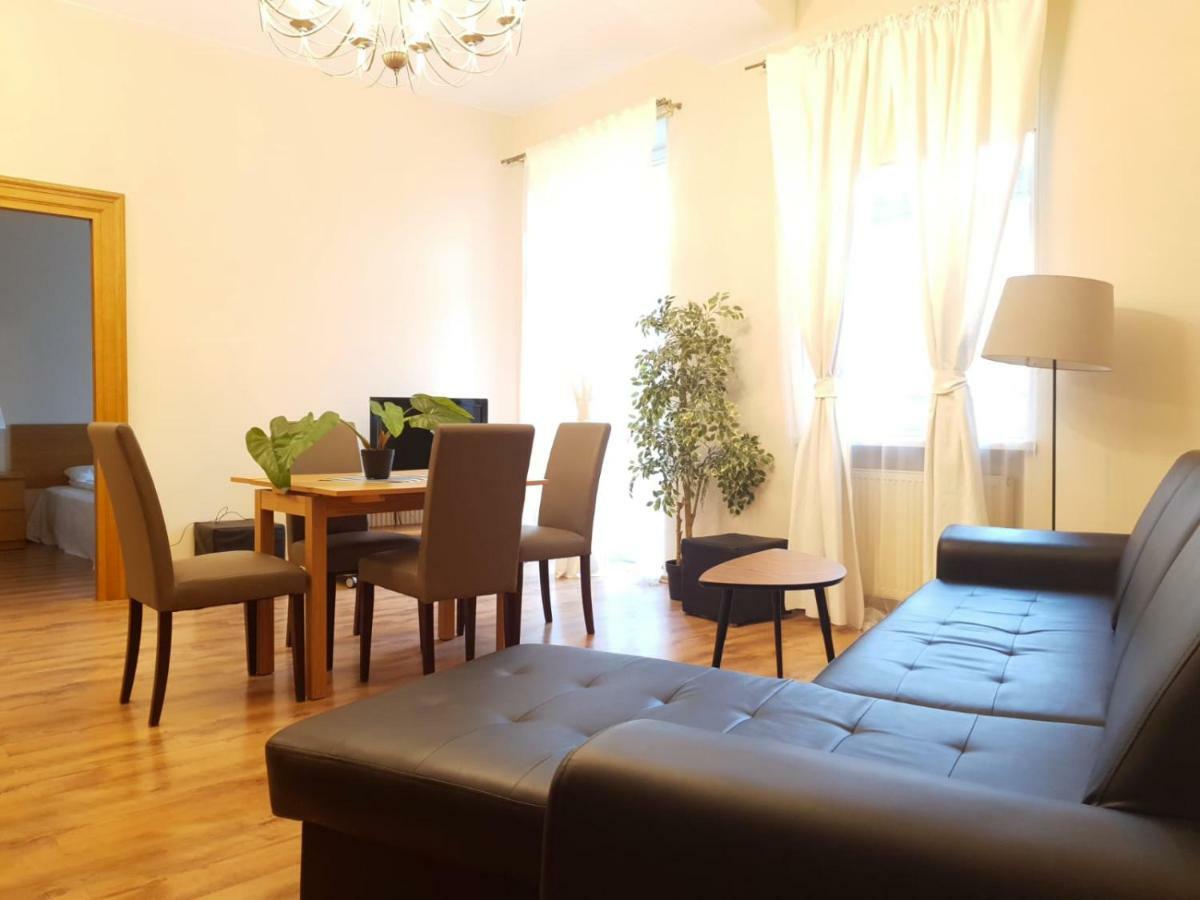 Main Market Square Apartments Краков Экстерьер фото
