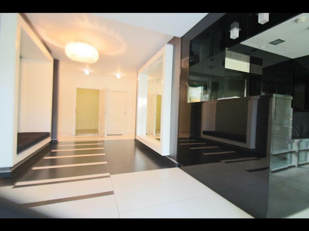 Main Market Square Apartments Краков Экстерьер фото