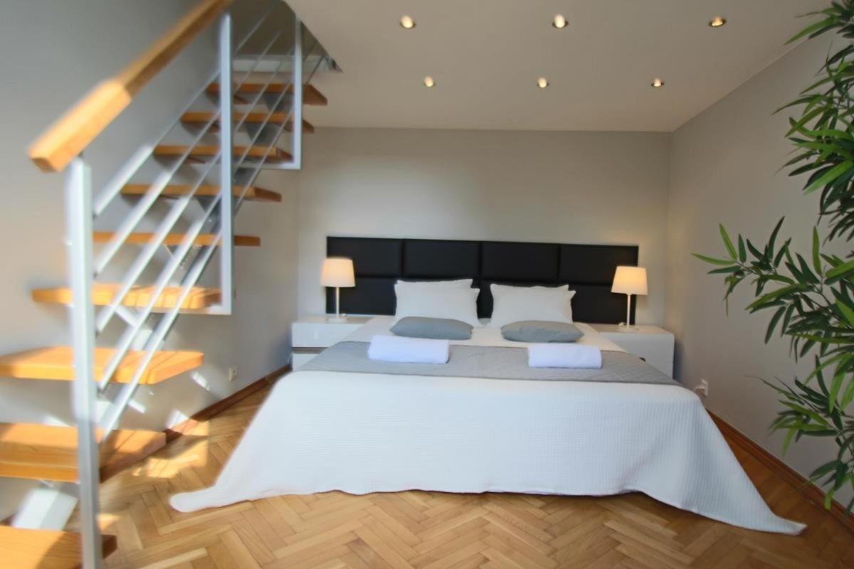 Main Market Square Apartments Краков Экстерьер фото