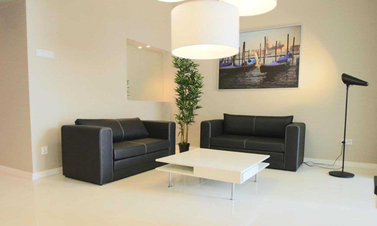Main Market Square Apartments Краков Экстерьер фото